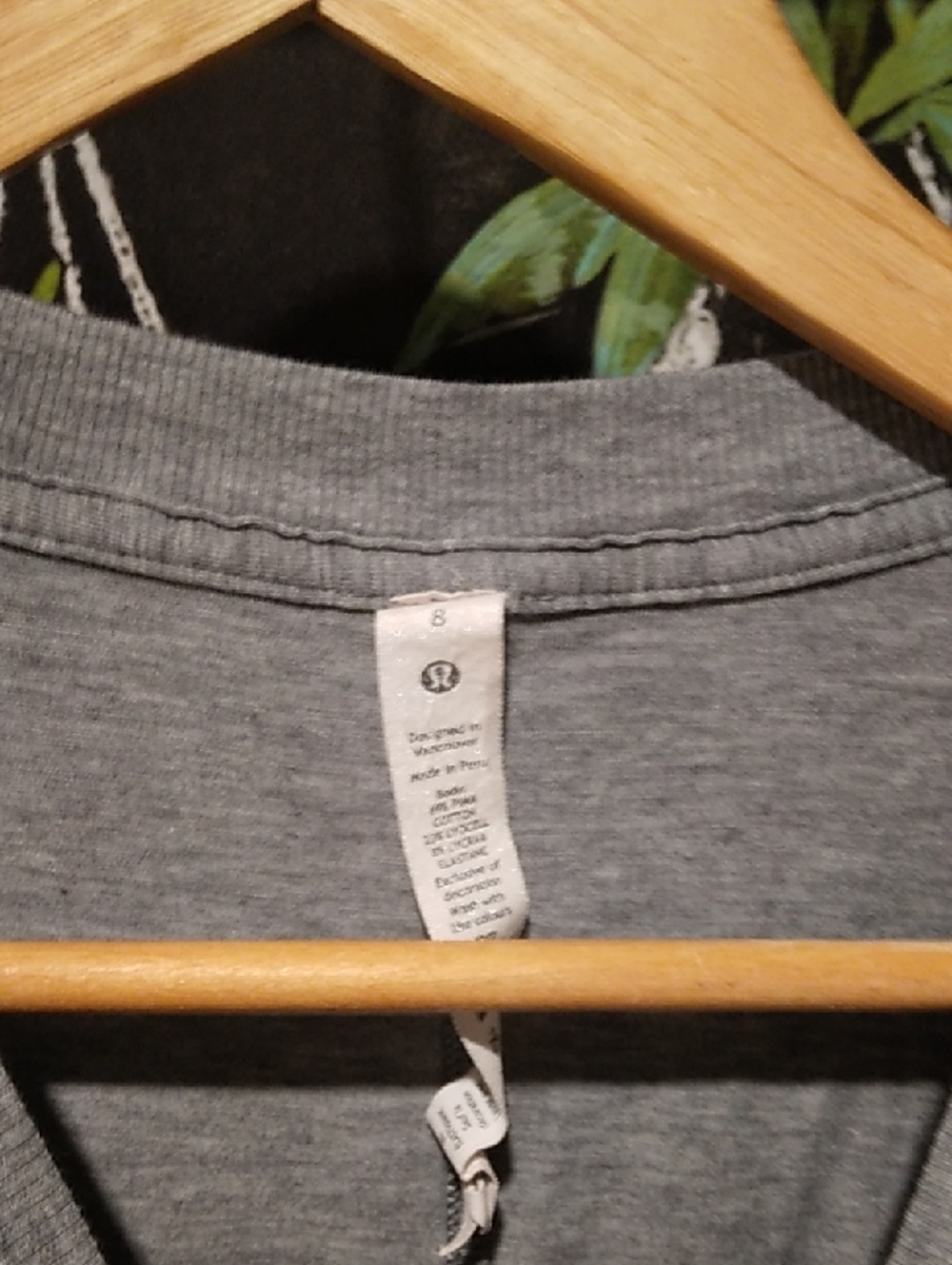 Women's Lululemon Short Sleeve Tee - Picture 3 of 6